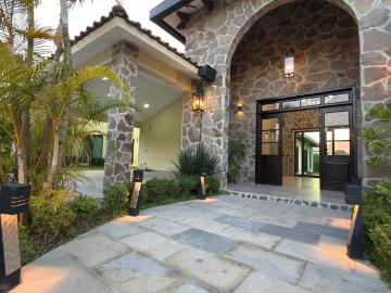 Casa en Venta ? Zona Exclusiva Los Olivos, Xicotepec de Ju?rez, Puebla