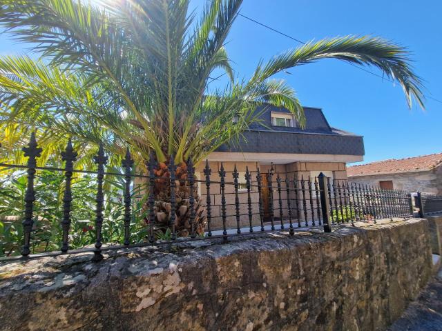 CASA EN VENTA ZONA LOBEIRA