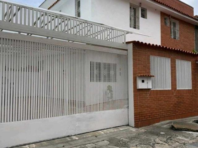 CASA EN VENTA 250 MTS EN LA TRINIDAD