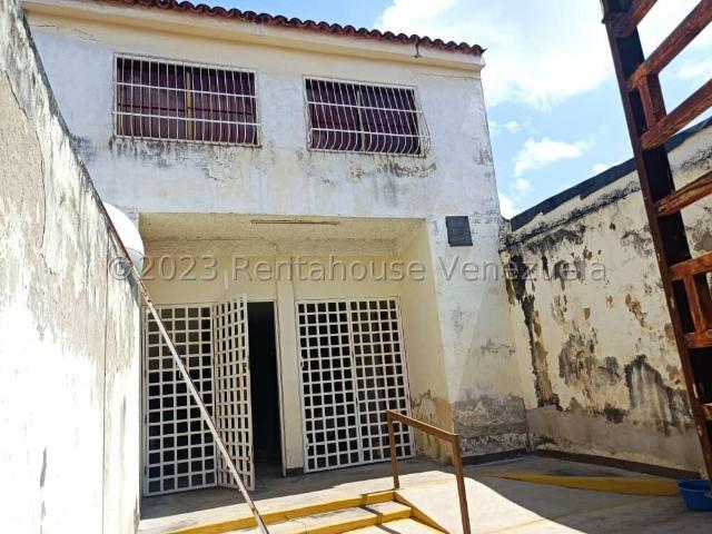 Casa en venta 280m² ideal para cualquier Negocio o Residencial, zona alto trágico en parroquia La Candelaria. *Se escucha propuesta