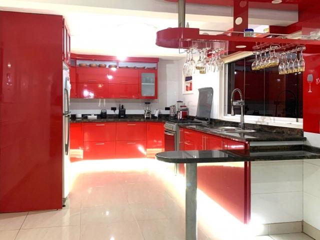 Casa en Venta 208 m2 3h/ 2b/ 2p Urb Villa Falcón / Cúa