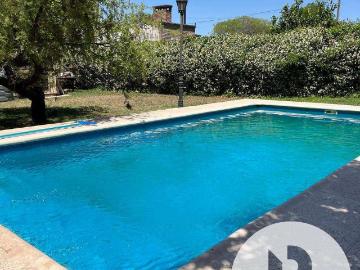 Casa En Venta 2 Dormitorios Quincho Y Pileta En Talar De Mendiolaza de 93 m m