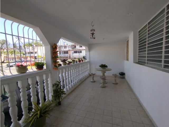 Casa en Venta 2 Nivel, Las Rosas. Guatire