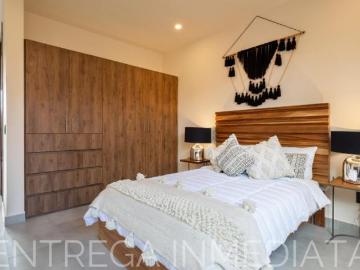Casa en Venta, 2 Recamaras, con Roof Top, Av. 5 Norte, Tulum, Quintana Roo
