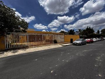 Casa en Venta 30,000,000.00 Ciudad del Sol, Zapopan para remodelar o hacer Proyecto Vertical de Depa