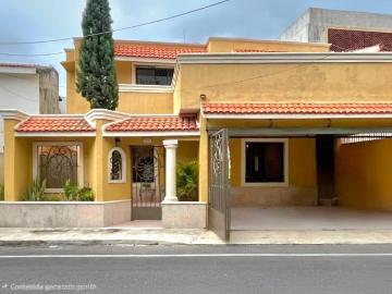 CASA EN VENTA 3 RECAMARAS EXCELENTE UBICACION DENTRO DE M?RIDA, EN LA FLORIDA PINOS