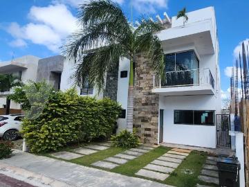Casa en Venta, 3 Recámaras, 3 Niveles, Piscina, Aqua by Cumbres, Av. Huayacán, Cancún