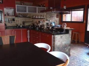 Casa en venta 4 Dormitorios 3 Baños Cochera Monte Castro