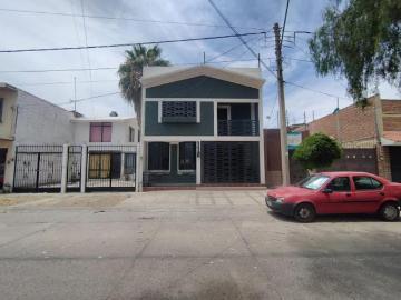 Casa en venta 4 recamaras colonia Hacienda Echeveste León Guanajuato