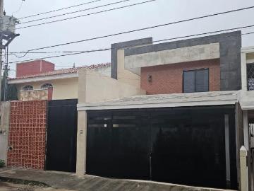 CASA EN VENTA 5 RECAMARAS, FRACC MONTEALBAN