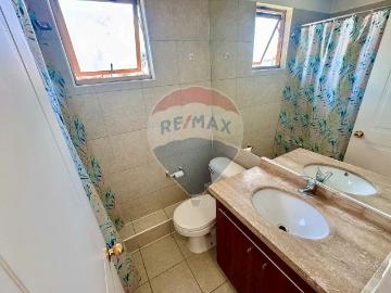 Casa en venta 5d + 4 b, piscina. 5 Dormitorios por 5650.00 en La Florida