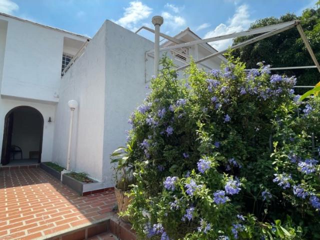 Casa en Venta/alquiler@ Av Sucre Los Dos Caminos