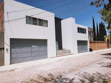 CASA EN VENTAEN FRACC. ORQUIDEA