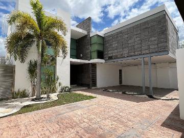 CASA EN VENTA/RENTA MONTECRISTO