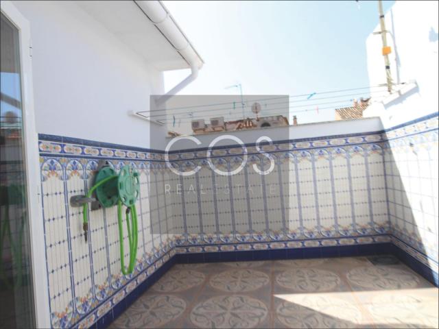 Casa en zona Centro de Jaén con terraza y garaje incluido