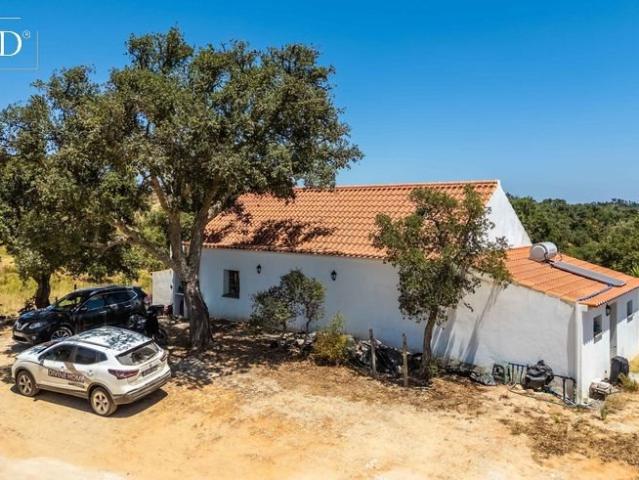 Casa encantadora e edifícios adicionais para concretizar a s. 467m² Odemira santa maria