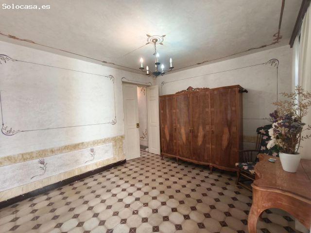 CASA ENTERA CON PATIO