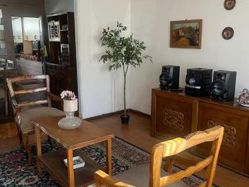 Casa espaciosa, versátil, amplio terreno | 3 dormitorios por 650000. 00 en Providencia