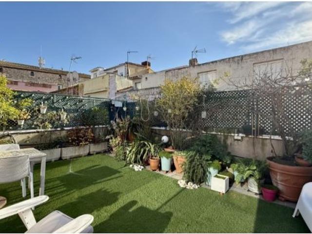 Casa espaciosa con cinco estancias y gran garaje en Castelló dEmpúries