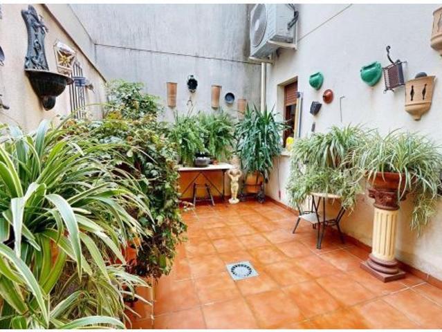 ¡ CASA ESPACIOSA CON SÓTANO, PATIO Y TERRAZA EN VILLAFRANCA !