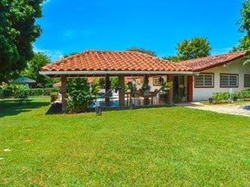 Casa Espaciosa en Coronado con Piscina y Patio – Venta o Alquiler