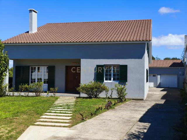 Casa Espetacular em Pico da Pedra, Ribeira Grande