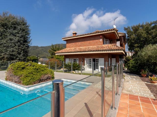 CASA ESPECTACULAR ALS FRUITERS