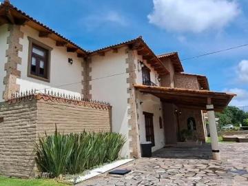 Casa Espectacular Estilo Español al Norte de la Ciudad