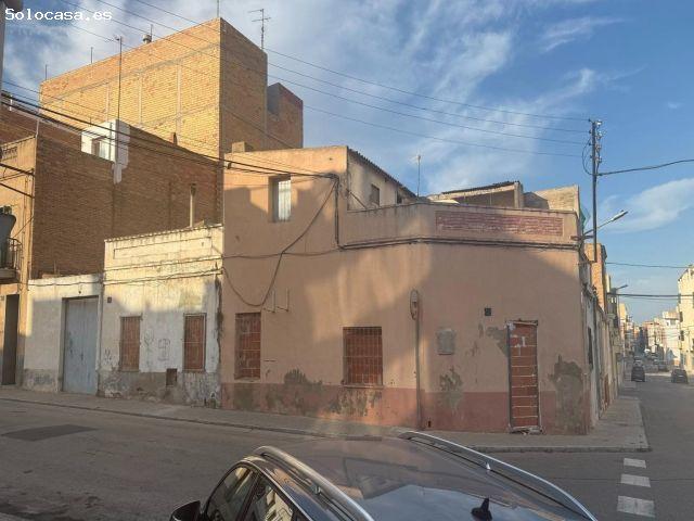? Casa Esquinera para Reformar Integralmente – Gran Potencial