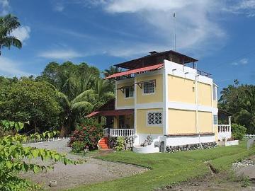 Casa Estilo Costero en Área de Playa en Venta cerca de Puerto Armuelles