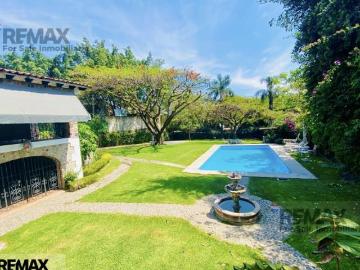 Casa estilo Cuernavaca en venta, ubicada en Lomas de Cuernavaca, Temixco, Morelos…Clave 5517