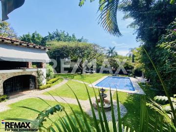 Casa estilo Cuernavaca en venta, ubicada en Lomas de Cuernavaca, Temixco, Morelos. Clave 5517
