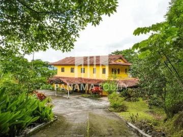 Casa Estilo Ejecutivo con Mucho Potencial Como B&B en Venta en Chica