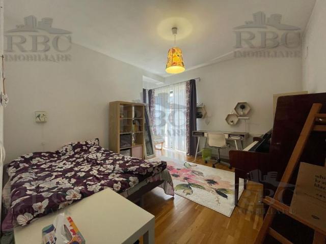 Casa familiala 4 dormitoare in cart. Europa