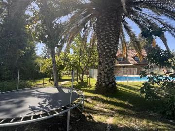 Casa familiar en venta, condominio cerrado de solo 10 casas | 5 dormitorios por 13700.00 en Buin