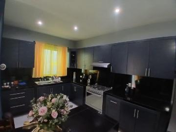 Casa FRACC. QUIRINDAVARA, URUAPAN MICH