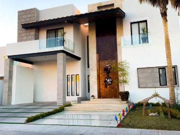 Casa Fraccionamiento Los Lagos