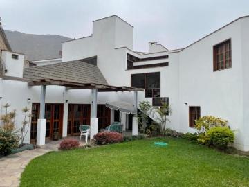 CASA FRENTE A PARQUE AT. 400 M2 5 DORMITORIOS