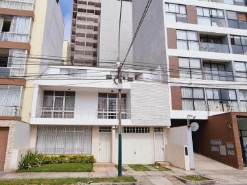 CASA FRENTE PARQUE DANIEL HERNANDEZ PUEBLO LIBRE AT290m2 AC500m2 US$560,000