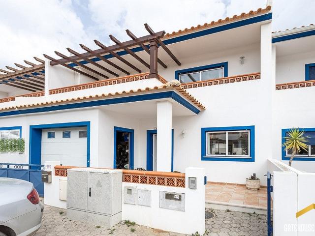 Casa geminada de 3 quartos com garagem em Burgau, Algarve 176m² Burgau