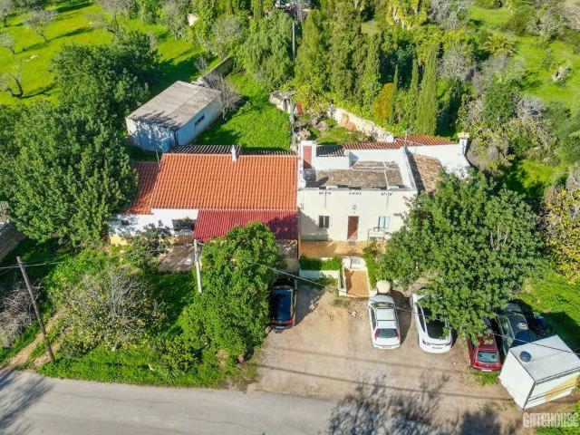 Casa geminada para renovação em Almancil, Algarve Gatehous. 210m² Almancil