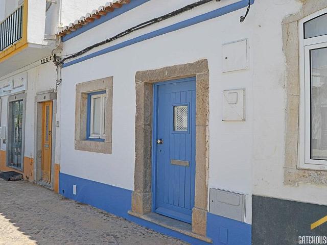 Casa geminada reabilitada de 2 quartos no centro de Tavira. 91m² Tavira Santiago