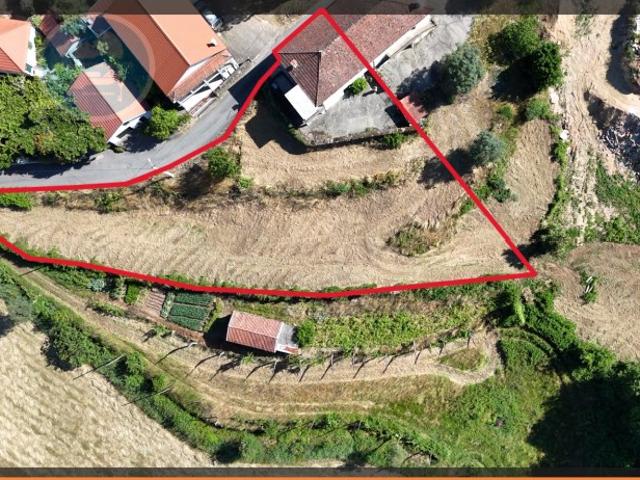Casa Geminada T3 com Terreno Outerinho, Cabeceiras de Basto