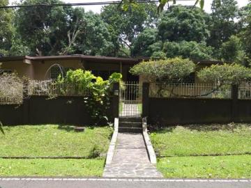 CASA GRANDE Y CON PISCINA EN LAS CUMBRES