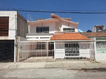 CASA GRANDE CON 5 RECAMARAS BIEN UBICADA DENTRO DE PRIVADA