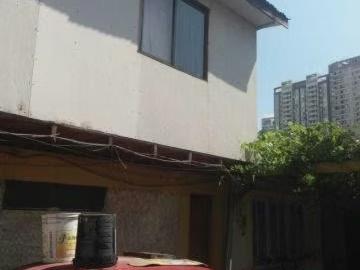 Casa Grande en Est. Central | 4 Dormitorios por 250000. 00 en Estación Central