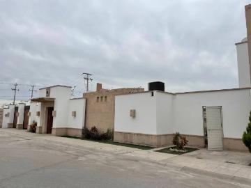 Casa habitación con alberca y terraza. Fraccionamiento los Cedrs 2, Gómez Palacio, Dgo