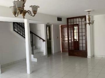 CASA HABITACIÓN EN FRACCIONAMIENTO CERRADO