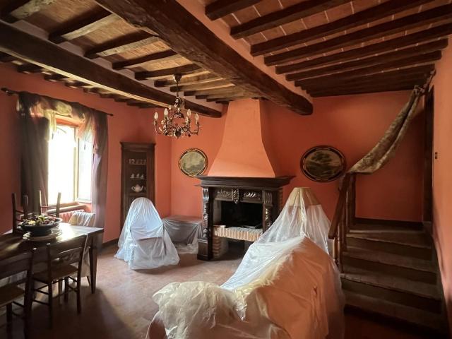 Casa I Due Camini In Centro Storico, Cetona, Siena – Toscana 153m² Cetona