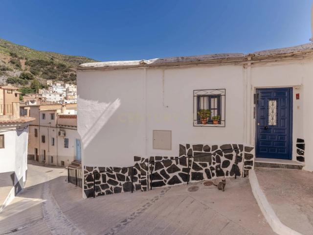 CASA IDEAL EN PLENO CORAZON DE LA ALPUJARRA GRANADINA